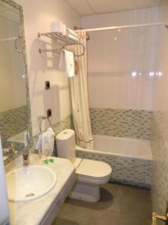 Hostal Ivor Мадрид Екстериор снимка