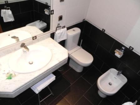 Hostal Ivor Мадрид Екстериор снимка