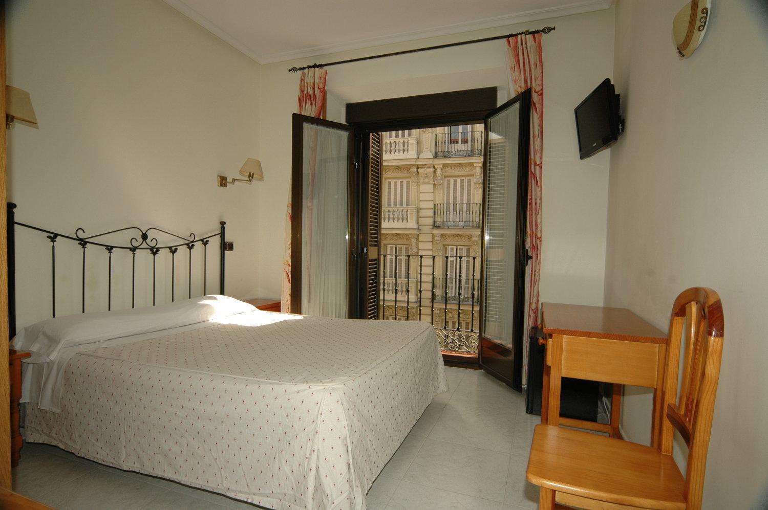 Hostal Ivor Мадрид Екстериор снимка